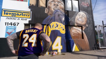 Κόμπι Μπράιαντ: Η χήρα του δωρίζει τα 16εκατ. αποζημίωση για τις φωτογραφίες από το δυστύχημα