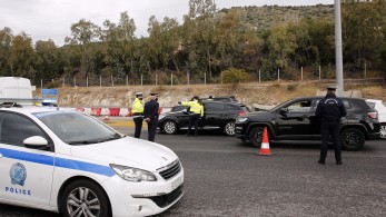 Θεσσαλονίκη: Ένας τραυματίας και χειροπέδες σε 17χρονη μετά από τροχαίο με μετανάστες