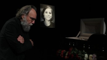 Κηδεία της Ντάρια Ντούγκινα στη Μόσχα-Χαιρετίσθηκε ως μάρτυρας