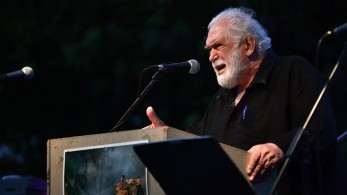 Πέθανε ο Κώστας Καζάκος σε ηλικία 87 ετών