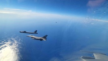 Ένοπλες δυνάμεις-  Συνεκπαίδευση  με αμερικανικό βομβαρδιστικό  και ιταλικά μαχητικά