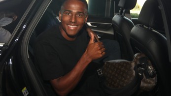 ΑΕΚ: Έφτασε στην Ελλάδα ο Ελίασον