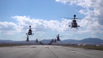 Εντυπωσιακό βίντεο με σχηματισμό ελικοπτέρων Apache και Kiowa