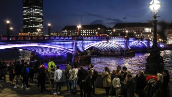 Ουρές χιλιομέτρων για το “ύστατο χαίρε” στη βασίλισσα Ελισάβετ