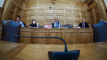 Κοντολέων στην Εξεταστική: Ο  Μητσοτάκης δεν είχε ενημερωθεί για καμιά επισύνδεση