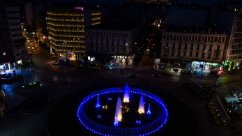 Στα χρώματα της Ουκρανίας το σιντριβάνι της Ομόνοιας-Μήνυμα Μπακογιάννη