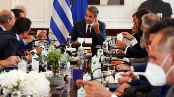 Οι φιλοφρονήσεις του πρωθυπουργού σε Βορίδη και Άδωνι στο υπουργικό συμβούλιο