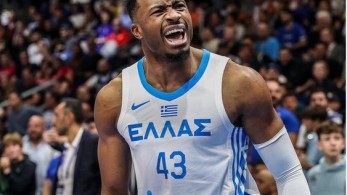 Θανάσης Αντετοκούνμπο: «Δεν τα παρατάμε ποτέ»