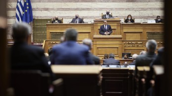 Βουλή: Στην ολομέλεια η “μάχη” των πολιτικών αρχηγών για τις παρακολουθήσεις