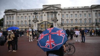 Εκτάσεις γης, ακίνητα, αιολικά πάρκα…: Η τεράστια περουσία της βασίλισσας Ελισάβετ