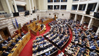 ‘Εριξε το γάντι στον Ανδρουλάκη ο πρωθυπουργός: Να προσφύγει στα δικαστήρια