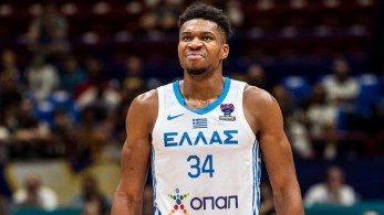 Αντετοκούνμπο: Στιγμές χαλάρωσης με… ποδόσφαιρο