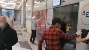 Eπίθεση Ρουβίκωνα στα κεντρικά γραφεία της ΔΕΗ – ΒΙΝΤΕΟ