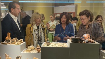 Εγκαίνια της έκθεσης «Φαληρόθεν -Ανάμεσα σε δύο κόσμους» από τη Λίνα Μενδώνη