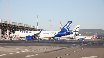 Η αλήθεια για το ατύχημα στο αεροδρόμιο «Μακεδονία» με εμπλοκή αυτοκινήτου του Δένδια