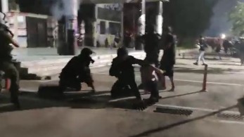 Μία σύλληψη και τέσσερις προσαγωγές στα επεισόδια φοιτητών με ΜΑΤ στη Θεσσαλονίκης (Βίντεο)