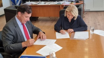 Οι πρόσφυγες μαθαίνουν ελληνικά: Μνημόνιο Βούλτεψη-Δημόπουλου