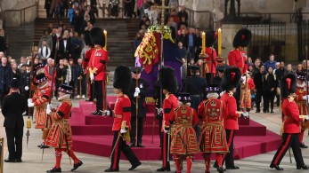 Τελευταίο αντίο στη βασίλισσα Ελισάβετ-Ποιοι θα παραστούν στην κηδεία