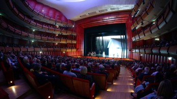 Τετρασέλιδο αφιέρωμα της Le Figaro στην Εθνική Λυρική Σκηνή: “Η Αθήνα βάζει πλώρη για την όπερα του μέλλοντος”