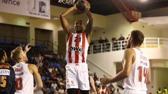 Στον τελικό του Super Cup ο Ολυμπιακός δια περιπάτου