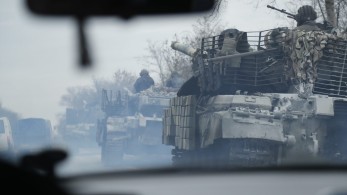 Κίεβο: Η τρίαινα της Ουκρανίας αντικατέστησε το σοβιετικό σφυροδρέπανο στο άγαλμα «Μητέρα Πατρίδα»