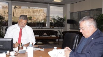 Συνεργασία Περιφέρειας Αττικής με το Πανεπιστήμιο Δ. Αττικής για τη νεανική επιχειρηματικότητα