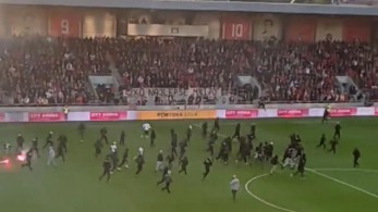 Τραγωδία στην Ινδονησία: Τουλάχιστον 174 νεκροί μετά από ταραχές σε αγώνα ποδοσφαίρου (Βίντεο)