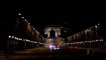 Γαλλία: Λούβρος και Βερσαλλίες  σβήνουν τα φώτα τους νωρίτερα