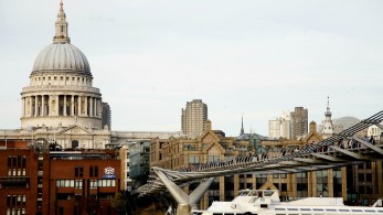 «Μυστηριώδες ταξίδι της τελευταίας στιγμής» του Βρετανού υπουργού Αμυνας στις ΗΠΑ