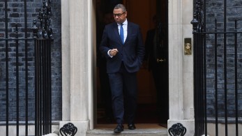 Βρετανία: Ο Κλέβερλι, κορυφαίος συνεργάτης της Τρας, παραμένει ΥΠΕΞ στην κυβέρνηση Σουνάκ      