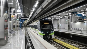 Χαιρετίζει τη λειτουργία του Μετρό Πειραιά η Κομισιόν: Θα βελτιώσει τη ζωή των πολιτών σε Αθήνα και Πειραιά