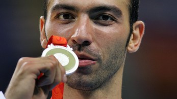 Σε δημοπρασία τα δύο ολυμπιακά μετάλλια του Νικολαΐδη: “Αν σωθεί έστω ένα παιδί…”