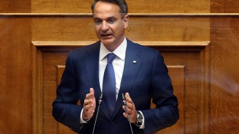 Ο Μητσοτάκης απαντά στον Τσίπρα για την ακρίβεια και συναντά τους συνταξιούχους στο Μαξίμου