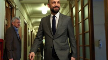 Βουλή – Υπέρ της άρσης ασυλίας του Κώστα Μπάρκα