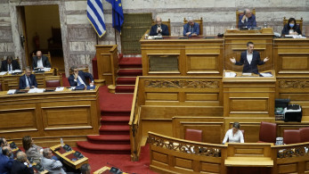 Ώρα του πρωθυπουργού: Δείτε live τη συζήτηση στη Βουλή για την ακρίβεια