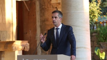 Μπακογιάννης: «Μειώνοντας τα τέλη, αυξάνουμε την αντοχή στην ακρίβεια» – Τι θα ισχύσει ανά κατηγορία