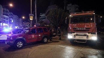 Νεκρός ηλικιωμένος από φωτιά σε διαμέρισμα – Απεγκλώβισαν μητέρα και ανήλικο