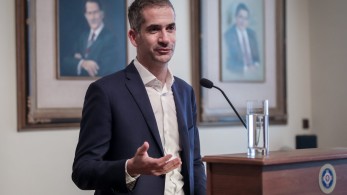 Τους το χαλάει o Κώστας Μπακογιάννης