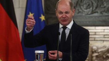 Σολτς προς Μητσοτάκη: Έφτασα σε μια νέα Ελλάδα-Εξαιρετικές οι οικονομικές συνθήκες