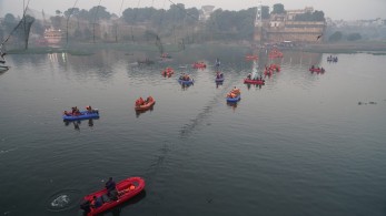Ινδία: Η στιγμή της κατάρρευσης της γέφυρας (vid)