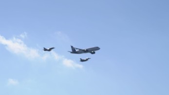 Εντυπωσιακή επίδειξη της Πολεμικής Αεροπορίας στον Φλοίσβο