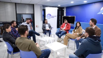 «Άσε τη δουλειά σου να μιλήσει»: Η καμπάνια της ΟΝΝΕΔ και οι συναντήσεις με νέους επαγγελματίες