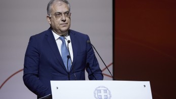 Θεοδωρικάκος: “Τα ποσοστά εξιχνιάσεων περιστατικών βίας κατά των γυναικών και ενδοικογενειακής βίας ξεπερνούν φέτος το 90%”