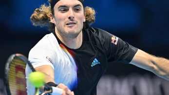 Τσιτσιπάς: Αυτή τη φορά πέταξε το μπαλάκι προς τον πατέρα του