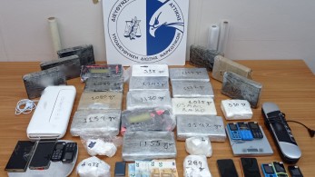 Στη «φάκα» της ΕΛ.ΑΣ θείος και ανιψιά για διακίνηση ναρκωτικών – Κατασχέθηκαν πάνω από 22 κιλά κοκαΐνης