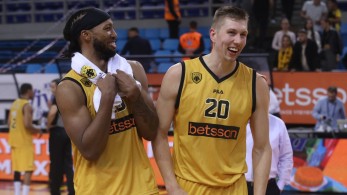 Προσωρινά στην κορυφή η ΑΕΚ