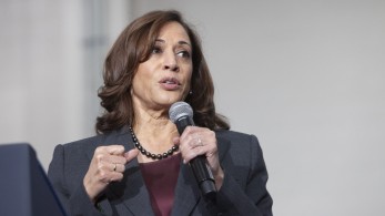 Κάμαλα Χάρις: Κατάφωρη παραβίαση των αποφάσεων του ΟΗΕ η εκτόξευση βαλλιστικού πυραύλου από την Πιονγκγιάνγκ