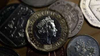 Η Βρετανία σε ύφεση – «Σκληρός» προϋπολογισμός με 55 δις σε αυξήσεις φόρων, μειώσεις κρατικών δαπανών