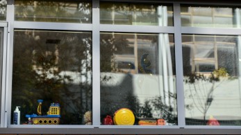 “Εχω χρόνια να δω τα παιδιά μου” – Μητέρες καταγγέλλουν την Κιβωτό στον Βόλο