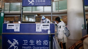 Κίνα: Στροφή από την πολιτική για “μηδενική Covid” μετά το κύμα οργής